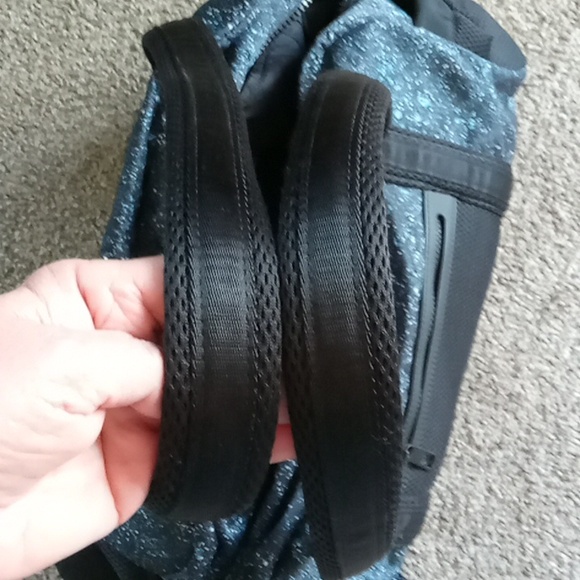 Lululemon Everywhere Duffel In Mineralized Multi Color  27L - Picture 13 of 16